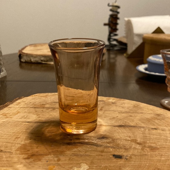 Vintage 1940’s shot glass, pink, 2 oz - Picture 1 of 7